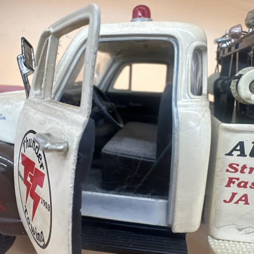 Jada 1:24 1953 Chevy 3100 THUNDER TOWING Wrecker Truck diecast White and Brown - Picture 7 of 15