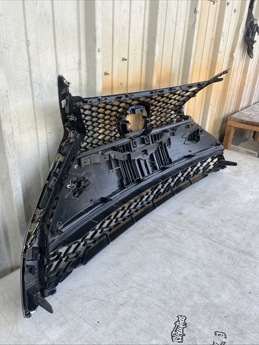 2019 2020 2021 2022 Lexus ES350 ES300H F Sport Grill Used Oem - Picture 15 of 17