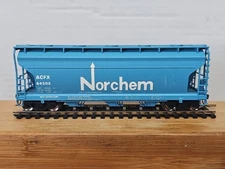 Atlas TRAINMAN HO ACF 3560 Covered Hopper Norchem #64302.