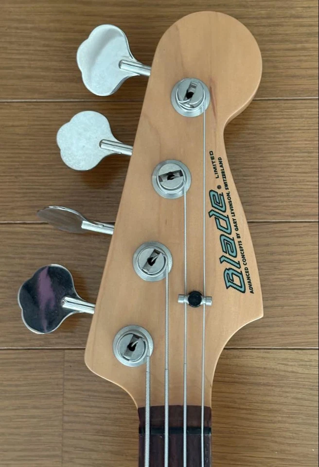 Guitarra Blade Levinson LIMITED Active Base Foto 3 de 4