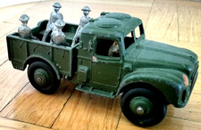 DinkyToys- 1 Ton Truck w/ 4 unpainted soldiers-1955-Good w/minor paint loss-Read
