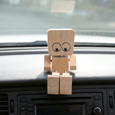 Handgefertigte Wackelfigur aus Naturholz für Auto & Schreibtisch