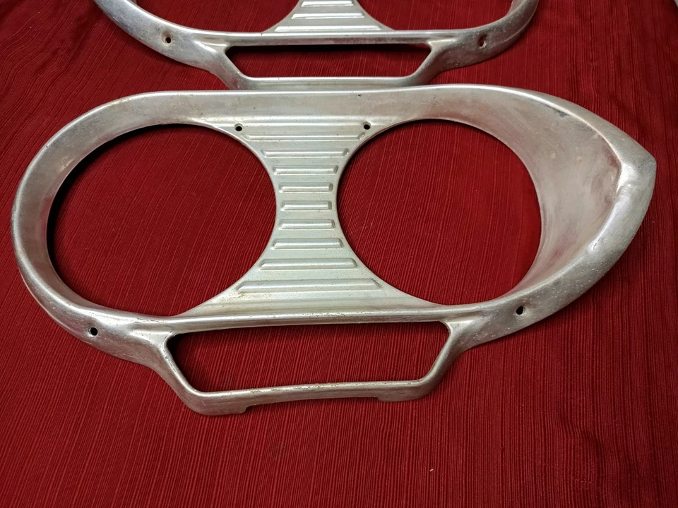 Biseles de faros Chevrolet Corvair 1961-1964 OEM/moldura ESTADO USADO Foto 2 de 4