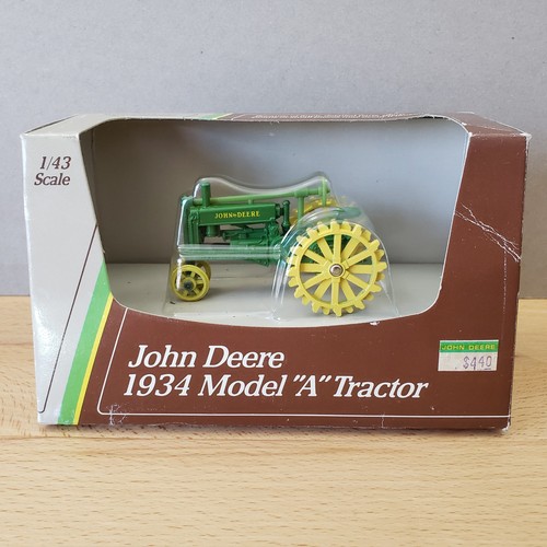 Ertl 1934 John Deere Model A Tractor Diecast 1:43 - Picture 2 of 11