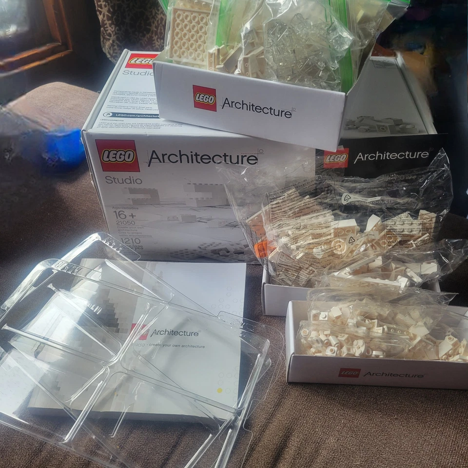 Lego 21050 Architecture Studio Retired Set 1210 Pcs. w Box Manual Trays - Image 2 of 4