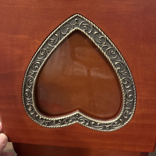 San Francisco Music Box Co Cherry Wood Musical Jewelry Heart Photo Green Lined - Imagen 9 de 10