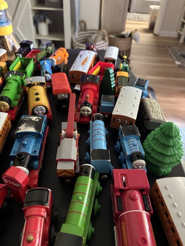 HUGE LOT OF 60 Die Cast Wood Plastic Thomas Trains - Picture 16 of 16