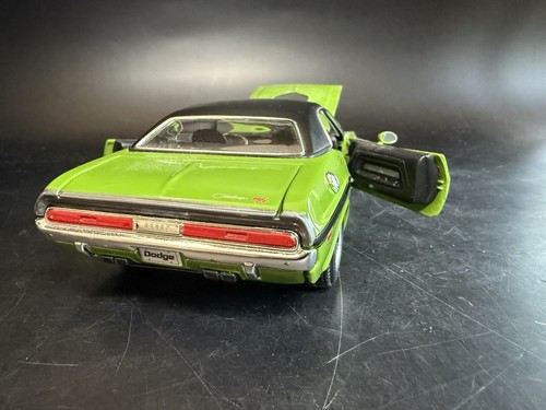 1970 Dodge Challenger R/T 1:24 Maisto - Sharp! - Picture 5 of 12