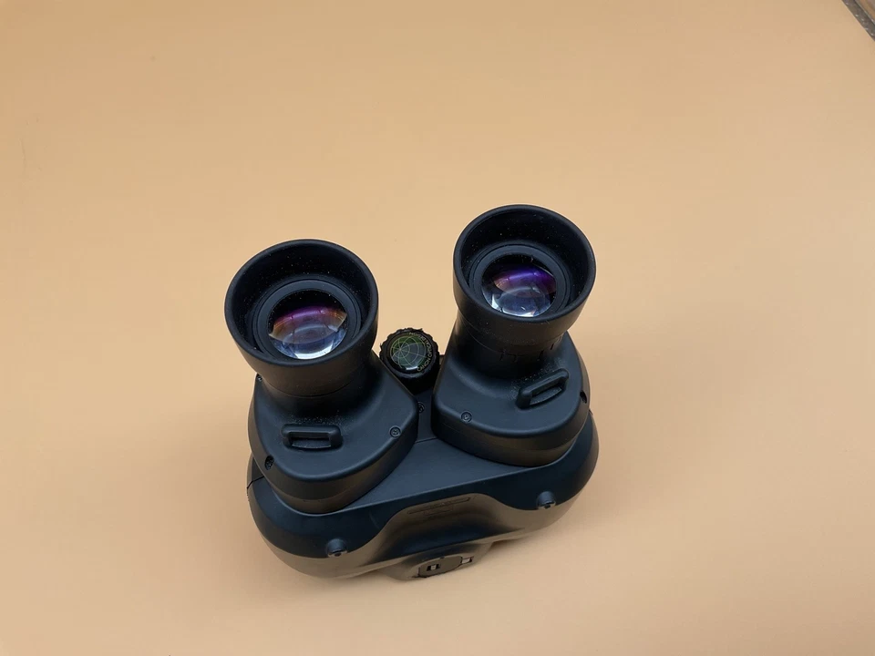 Binoculares estabilizador de imagen Canon IS 10X30 Foto 3 de 4