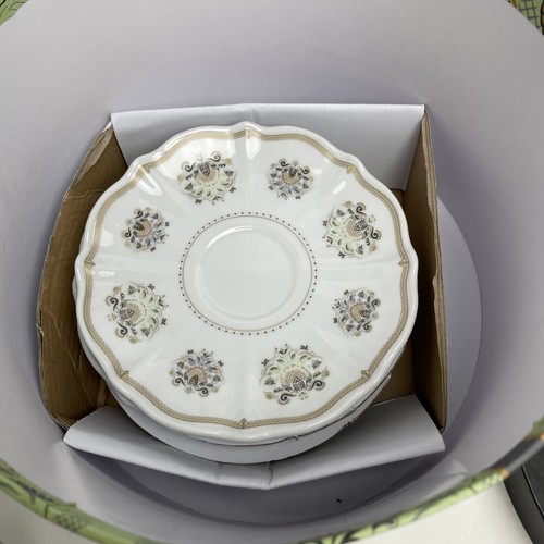 Juego de caja de tazas de té y platillos Downton Abbey Masterpiece World Market (4) - Imagen 5 de 7