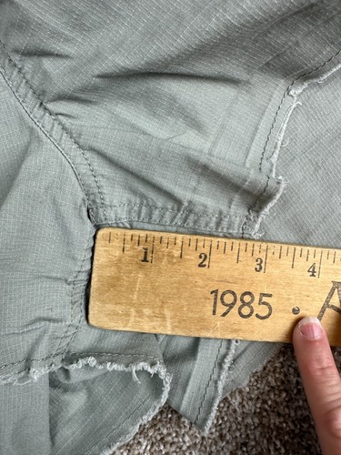 Vuori Vintage Ripstop Shorts Color- Grey/Green Women's Small-Mid Rise 3in-Inseam - Picture 7 of 9