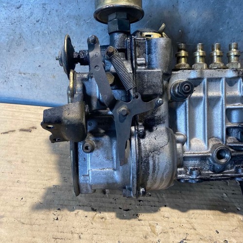 Bomba de inyección diésel motor Mercedes-Benz W124 OM601 NA 6010703001 - Imagen 4 de 17