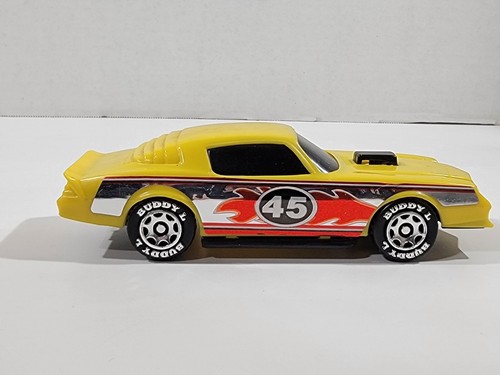 Coche Camaro de carreras Buddy L 6" plástico amarillo #45 vintage años 80 con calcomanías de llama - Imagen 3 de 9