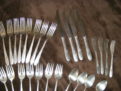 1941 Tudor Plate "FANTASY" Silverplate 56 Piece Service for 8, Mono "A" - Picture 5 of 10