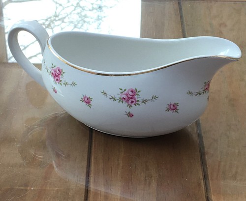 Vintage Sauce/Gravy Boat. Princess Royal Osborne. White Mist. Staffordshire - Picture 12 of 12