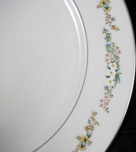 Plato de cena Gorham China Rondelle con detalle floral - Imagen 2 de 5