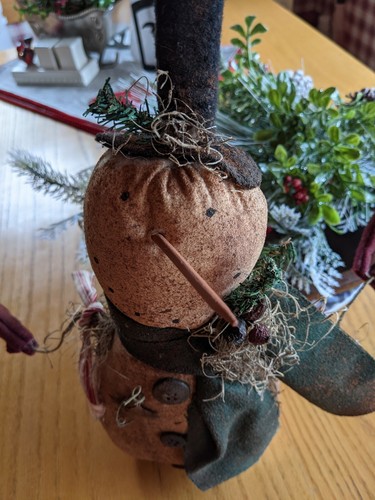 Country Primitives Tea Stained Snowman w/Top Hat, Carrot Nose & Painted Eyes - Picture 2 of 12