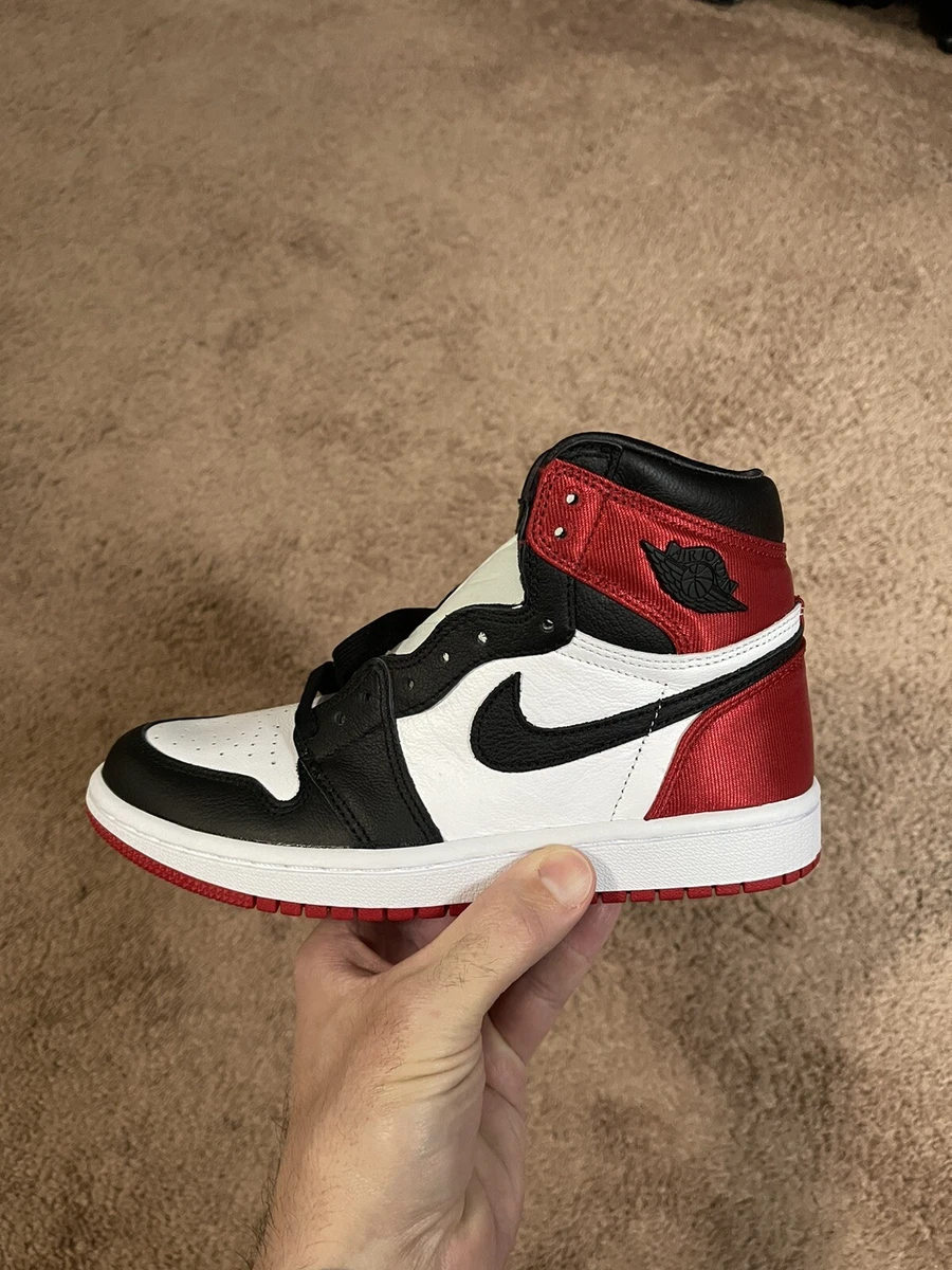 Jordan 1 satin cheap black toe mens