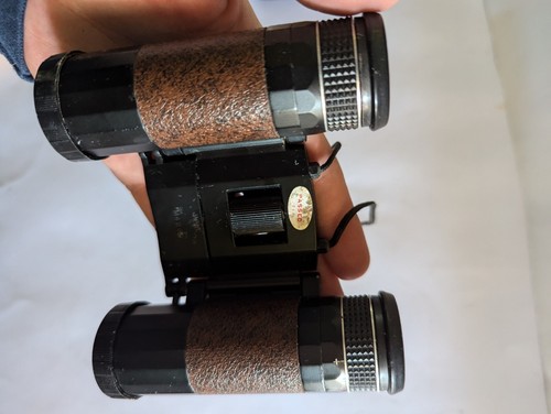 CELESTRON Binoculars 8x21 Field 7 Multicoated Compact Mini Series - Picture 8 of 9