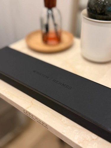 Apple Watch Hermès 44mm - in acciaio inossidabile Nero - Foto 3 di 10