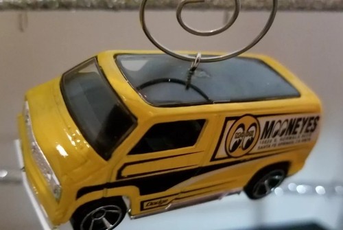 Decorazione Natalizia Diecast '77 Personalizzata Dodge Van Mooneyes Personalizzata - Foto 3 di 3