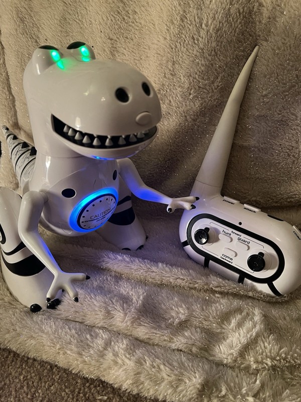 Sharper Image Remote Control Mini RC Robotosaur Dinosaur Toy 5.5" tall w/ Remote