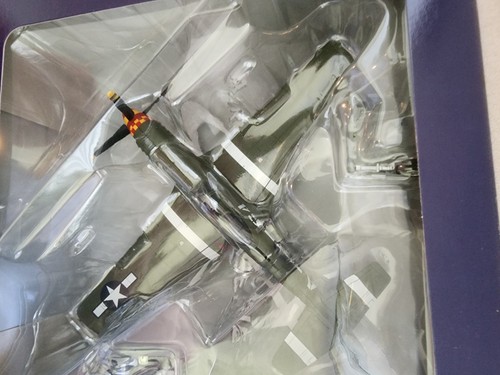 Hobby Master P-51D Mustang "Passion Wagon" Capt. Chuck Weaver scala 1:48 - Foto 4 di 5
