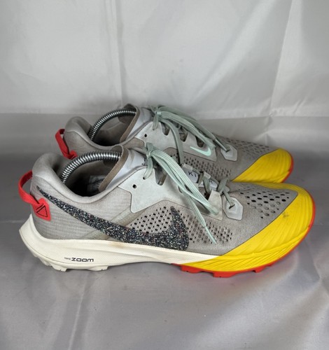 Nike Air Zoom Terra Kiger Gris/Amarillo Trail Running Zapatos Reino Unido 8.5 - Imagen 4 de 9