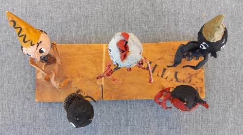 Cinco figuras antiguas de Halloween hechas a mano en Alemania sobre base de madera - Imagen 19 de 19