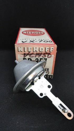 NORS 1962 1963 1965 CADILLAC DISTRIBUTOR VACUUM ADVANCE 1116192 D1344 - Picture 1 of 3