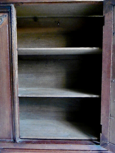 RARE ARMOIRE DE POUPÉE ANCIENNE ACAJOU AVEC CAMÉE ET ANGELOTS EN BRONZE Ht 56 cm - Imagen 19 de 23