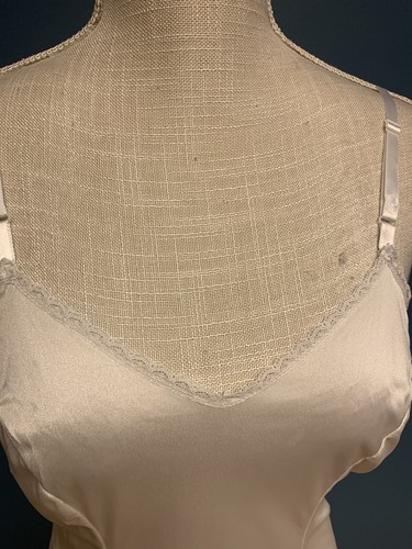 Lingerie Camicia VINTAGE VANITY FAIR TG 34-40 NYLON GRAZIOSO CINTURINO PIZZO BIANCO - Foto 7 di 13