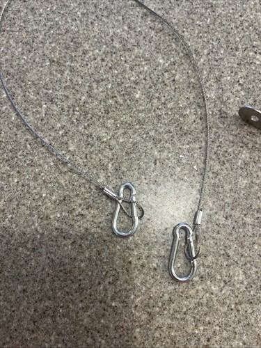 Cable de seguridad de acero con clips de mosquetón y soporte de montaje - accesorio de luz - antifallos - Imagen 3 de 7