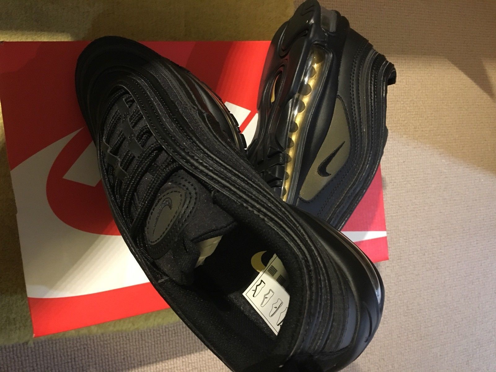 NIKE AIR MAX 97 Noir PREMIUM SE Noir 97 - Noir -METALLIC GOLD RARE/ SZ UK8 - US9 - EU 42 ef5347 NIKE AIR MAX 97 Noir PREMIUM SE Noir 97 - Noir -METALLIC GOLD RARE/ SZ UK8 - US9 - EU 42 ef5347
