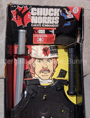 HG TOYS Role Play Chuck Norris Karate Kommandos Boxed Weapon Set