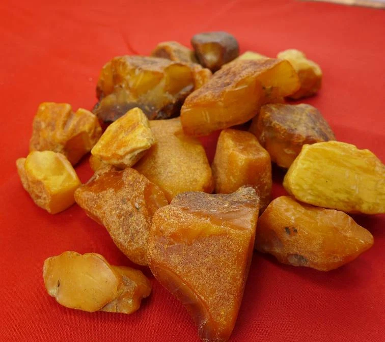 221,0 Gramm 19 natural Baltic Butterscotch Amber Roh Bernsteine - Bild 3 von 4