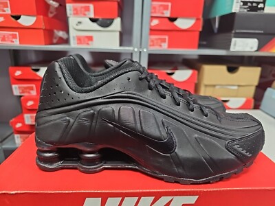 NIKE SHOX R4 ブラック　箱あり NIKE SHOX R4