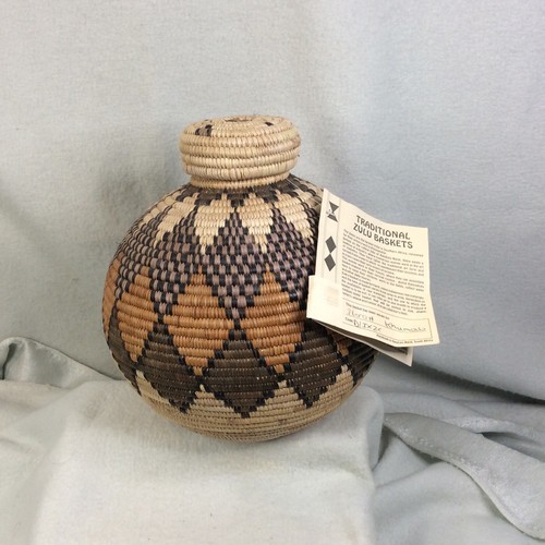 African Zulu Large Basket 9" x 10"  new with tags - Picture 1 of 11