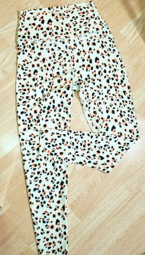 RARE Sage Collective Size S. leopard print yellow high rise 7/8 yoga leggings
