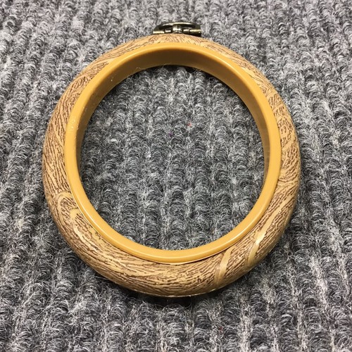Telaio ovale cucito punto croce flessibile 4”x3” venatura legno Taiwan - Foto 5 di 6