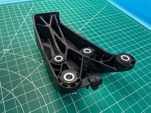 15-16 BMW F36 428i Gran Coupe ENGINE MOTOR LEFT SIDE MOUNT BRACKET OEM 6860273 - Picture 7 of 8