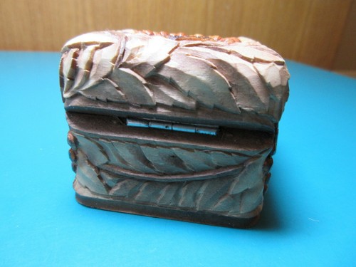 2" Russian Hand Carved Linden Wood Jewelry Trinket Box MOUNTAIN ASH ring made - Picture 6 of 10