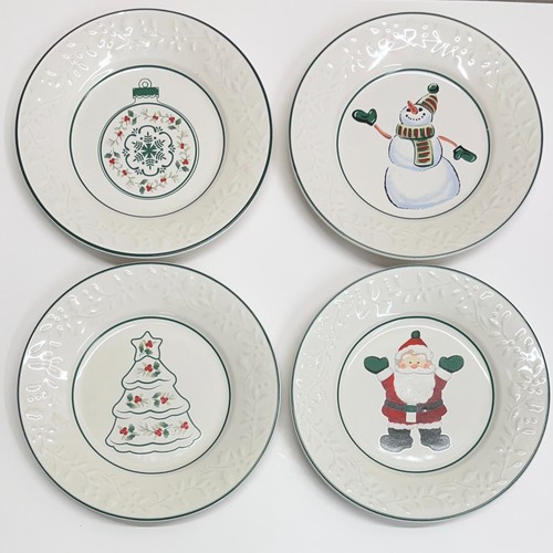 Pfaltzgraff Winterberry Set of 4 Accent 8" Plates Christmas Designs Holiday