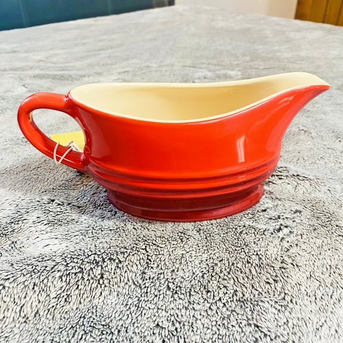 Le Creuset Stoneware Gravy Boat Cerise Red 12 oz - Picture 4 of 9