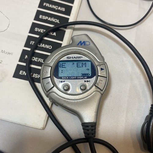 SHARP MD 702 MD-MS702H2 Minidisc Player Recorder With Inline, Charger, MD Manual - Picture 3 of 13