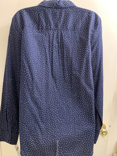 NEU MIT ETIKETT LIZ CLAIBORNE 100 % BAUMWOLLE MARINEBLAU GEPUNKTET LANGARM GEKNÖPFT B; BLUSE GRÖSSE LG - Bild 5 von 5