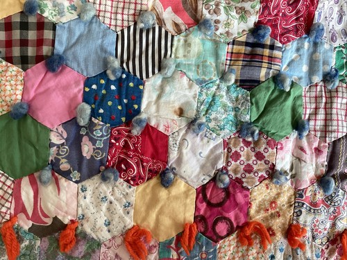 Vintage YoYo Quilt Topper  31  x 40” Handmade Blanket Throw Coverlet - Picture 11 of 17