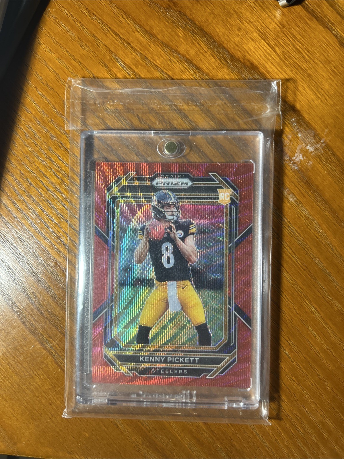 2022 Panini Prizm - Rookies Kenny Pickett #301 Red Wave Prizm /149 (RC)
