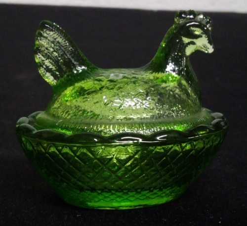 VTG MINIATURE HEN ON NEST COVERED ANIMAL SALT NUT DISH GREEN W/LID 2.5" P