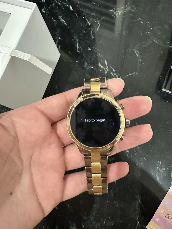 Michael Kors Smart Watch Access Runway Rose Gold Case Bracelet Link Band MKT5047 - Image 2 of 4